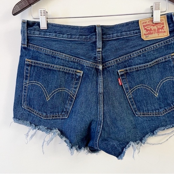 Levi’s 501 Cut Off Jean Shorts High Rise Raw Hem Size 28 Dark Blue Wash - Picture 5 of 8